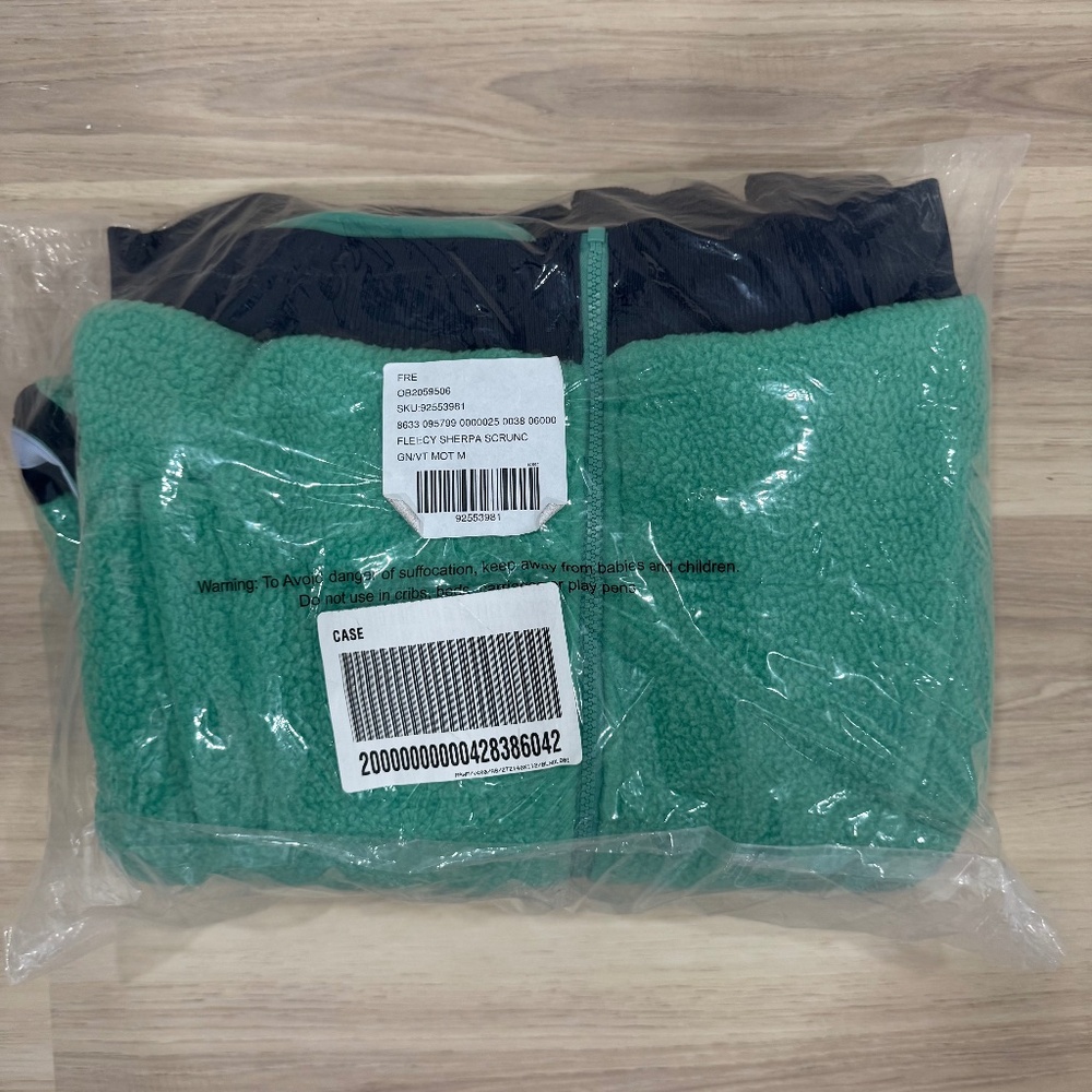 NWT FP Movement Fleecy Sherpa Scrunchy Pippa Jacket - Picture 3 of 5